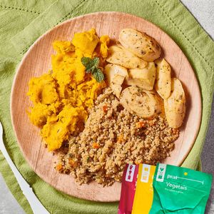 Quinoa com Vegetais c/ Abóbora Refogada e Pupunha Assada Temperada -280g- Pratí