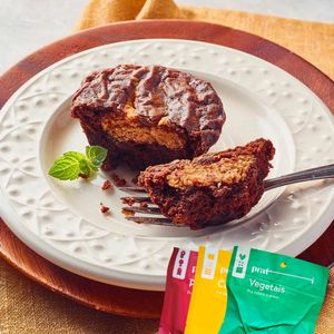 Muffin de Chocolate Recheado com Amendoim - 80g - Pratí